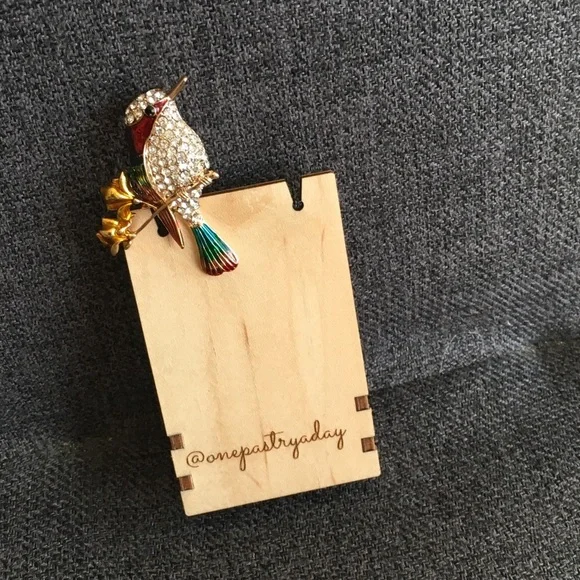 Fashion Rhinestone Hummingbird Brooch, Sparkly, Bling, Gold, Red - Picture 7 of 17